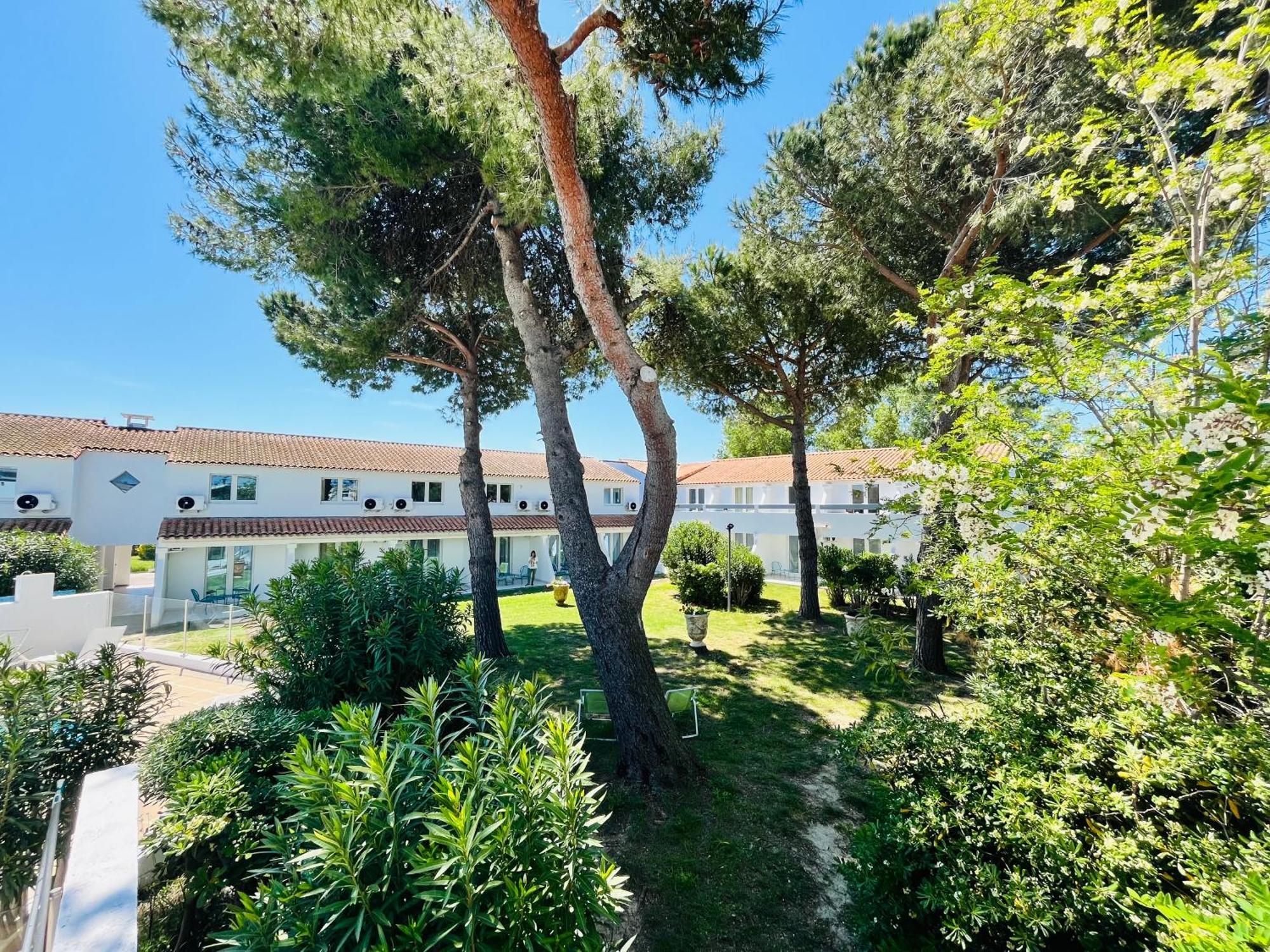 Artemia Aigues-Mortes - Hotel Avec Piscine Exteriér fotografie