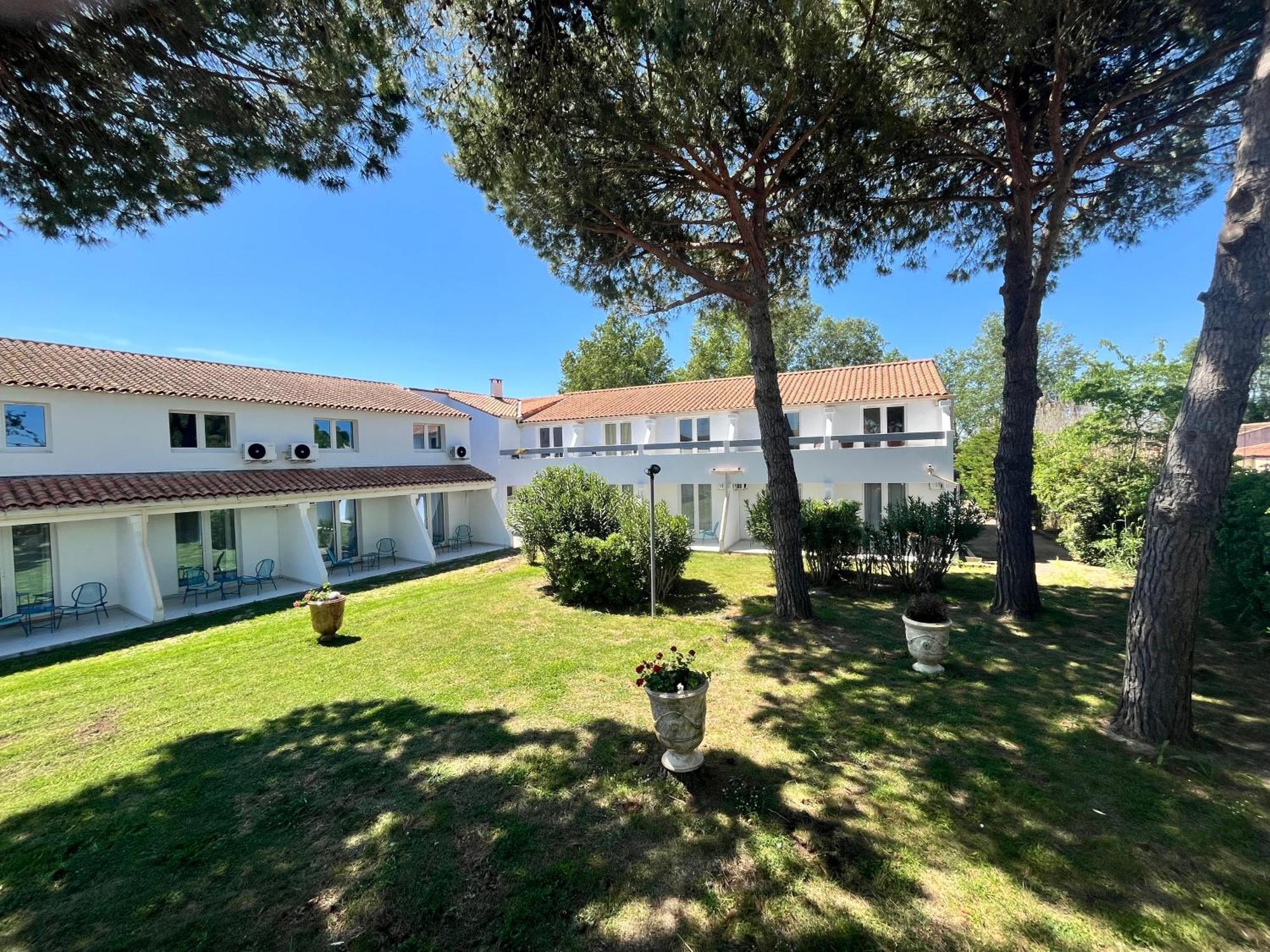 Artemia Aigues-Mortes - Hotel Avec Piscine Exteriér fotografie