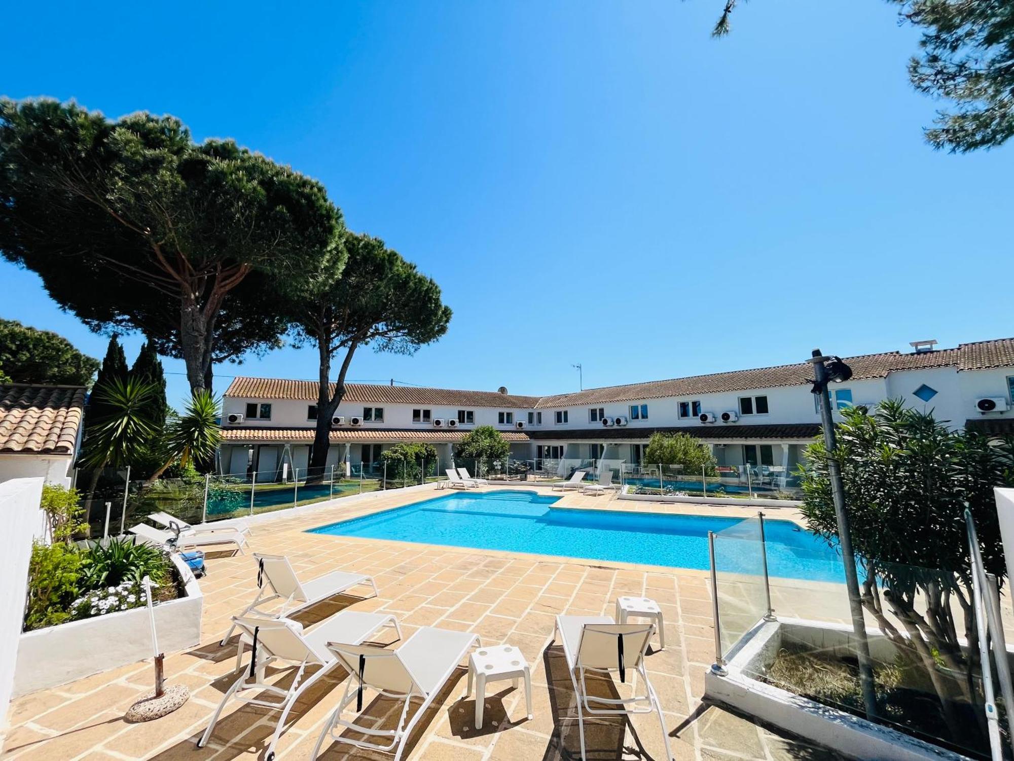 Artemia Aigues-Mortes - Hotel Avec Piscine Exteriér fotografie